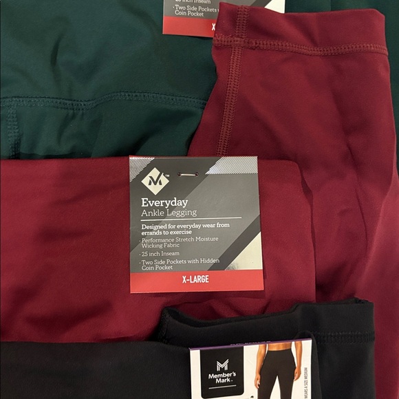 Bundle of women’s workout leggings - Picture 3 of 5